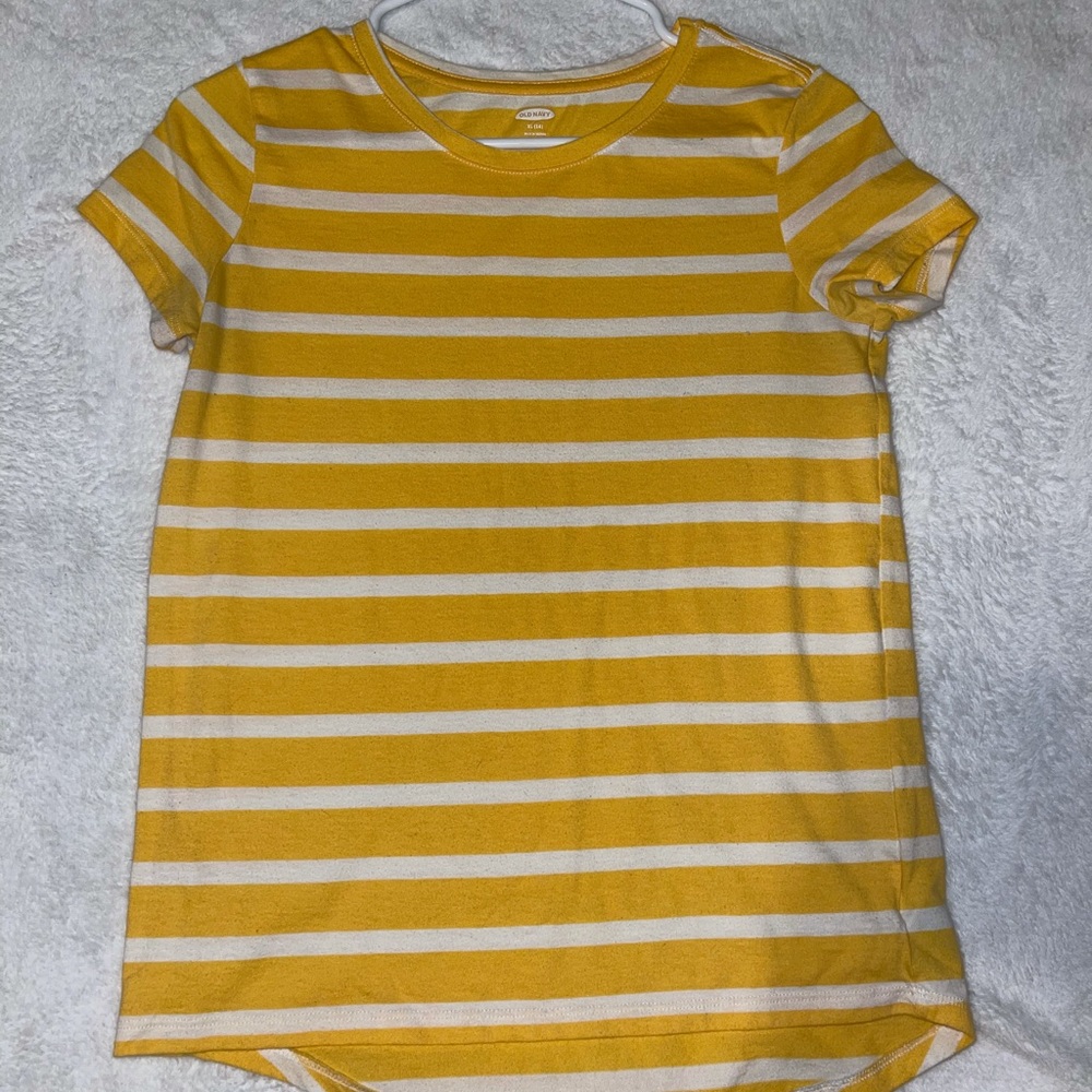 White and yellow striped Old navy T shirt
